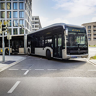 Pressebild: 14 E-Busse für das Liniennetz der SWU bestellt