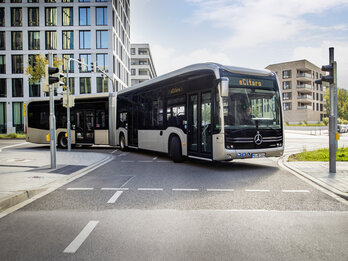 Pressebild: 14 E-Busse für das Liniennetz der SWU bestellt