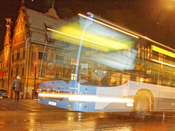Download Pressebild: Nachtbus ab halb sieben