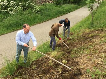 Download Pressebild: Stadtwerke und BUND Erbach legen Magerrasen an
