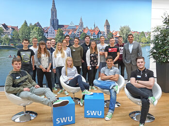 Download Pressebild: Azubistart bei der SWU