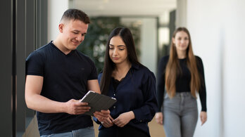 Auszubildender bei der Arbeit bei der SWU