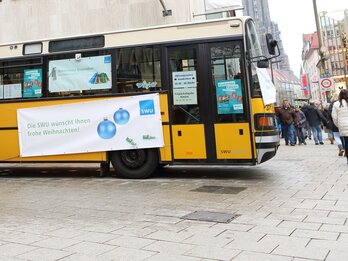 Pressebild: SWU-Gepäckbus erleichtert den Weihnachtseinkauf