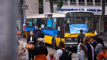 SWU-Gepäckbus sorgt für unbeschwerte Weihnachtseinkäufe
