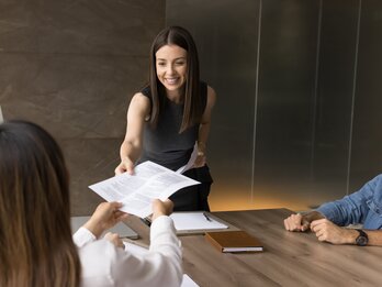 Project,Manager,Offering,Plan,,Management,Strategy,To,Diverse,Team,,Share
