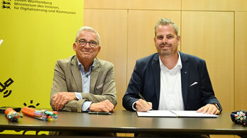 SWU TeleNet unterzeichnet Glasfaserpakt BW