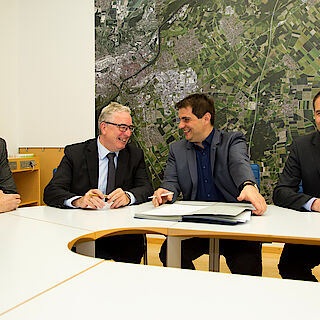 Download Pressebild: Strom: Stadt Neu-Ulm und Landkreis verlängern mit den Stadtwerken
